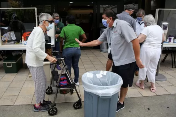 En EEUU, personal sanitario reclama protección y más expertos contra el covid-19