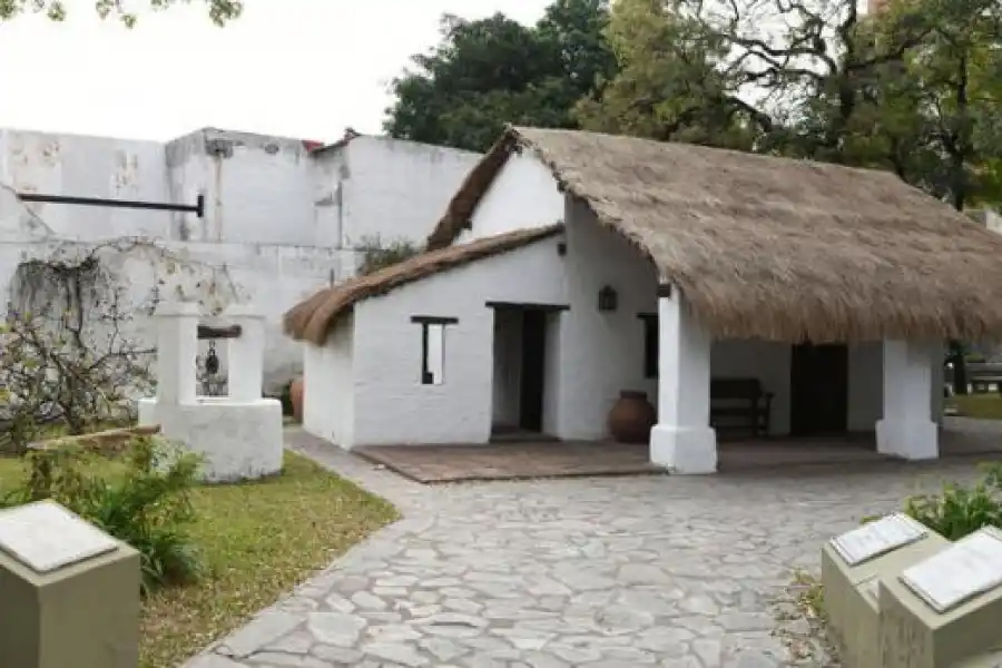CASA MUSEO BELGRANIANA. Bolívar y Bernabé Aráoz.