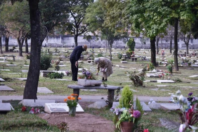 Reabrieron los cementerios y se pudieron visitar las tumbas