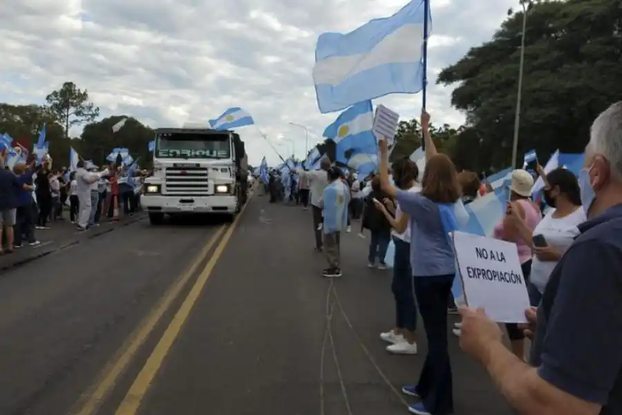 MOVILIZACIÓN NACIONAL. Hubo “banderazos” en decenas de ciudades. télam