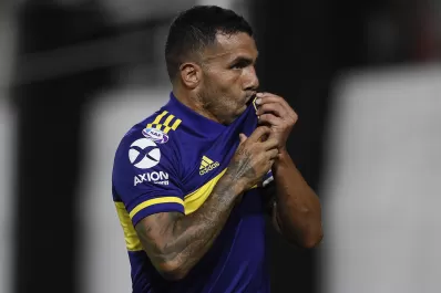 Carlos Tevez le daría el sí a la propuesta para terminar su carrera en Boca