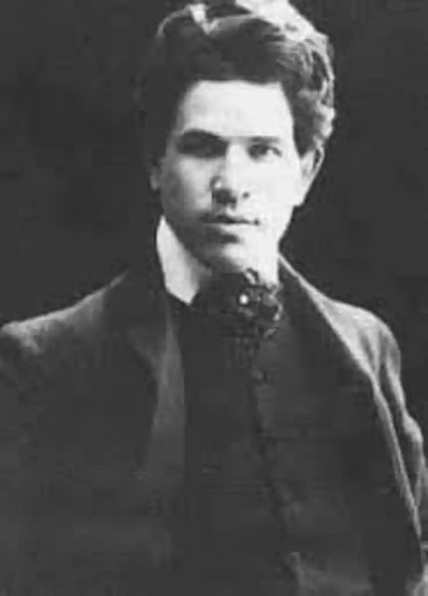 Seis detalles alrededor de la canción Aurora