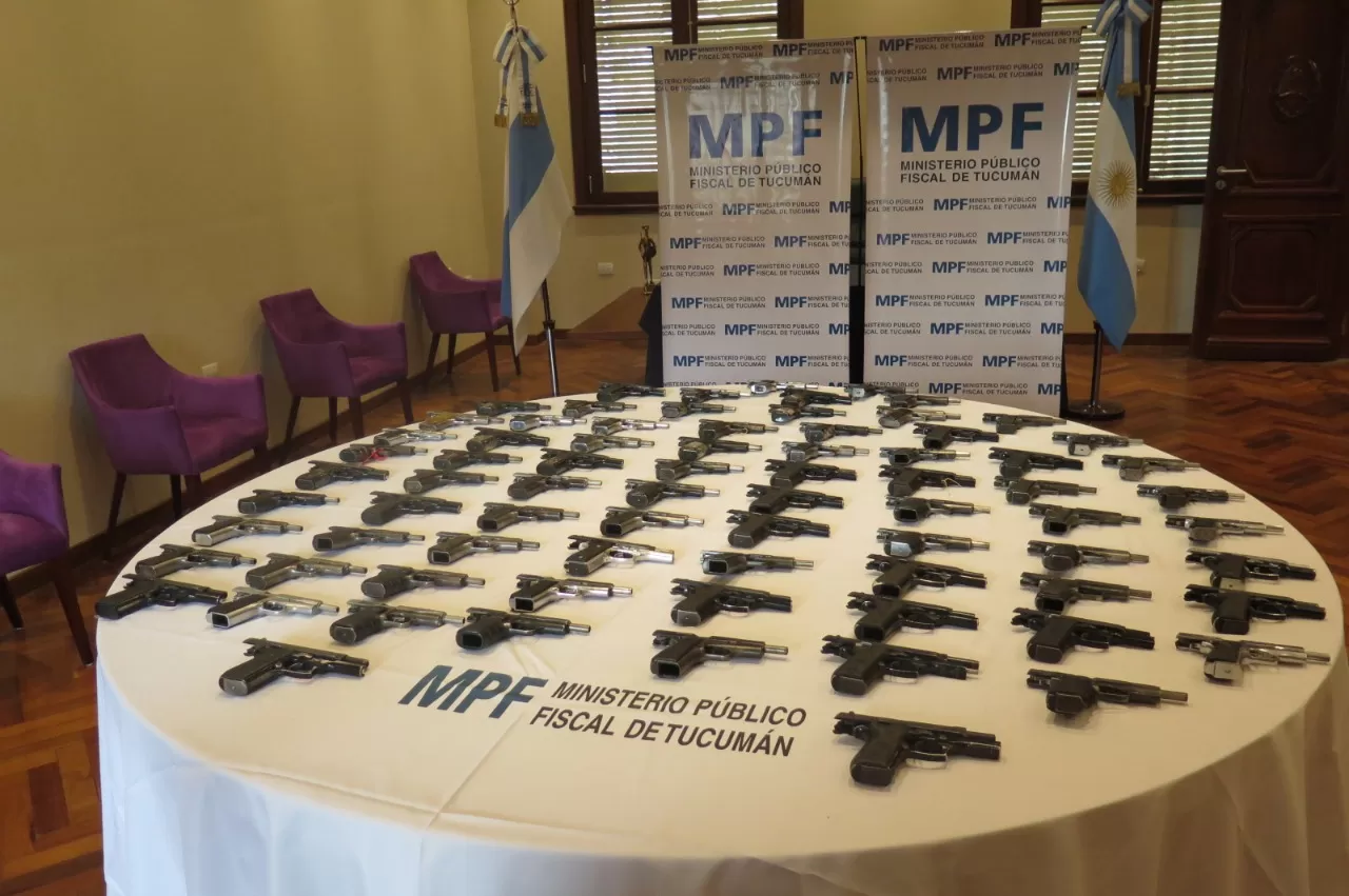 ENTREGA. Las armas, en su mayoría pistolas 9mm, permanecían secuestradas. Foto: prensa MPF