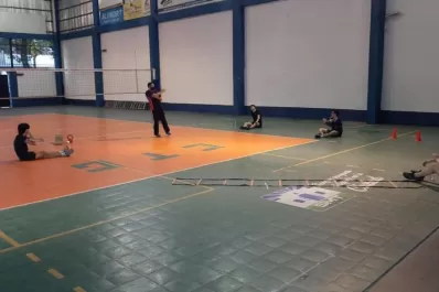 Al voley tucumano las ganas sobran, pero falta tiempo