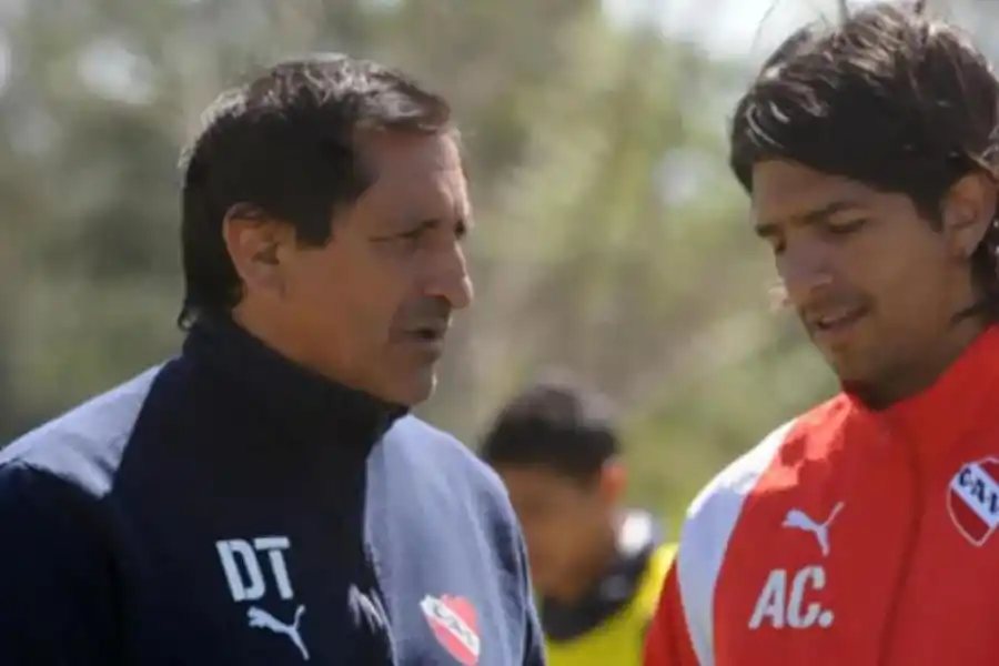 INSEPARABLES. Ramón Díaz fue el entrenador de Emiliano y ahora trabajan juntos.