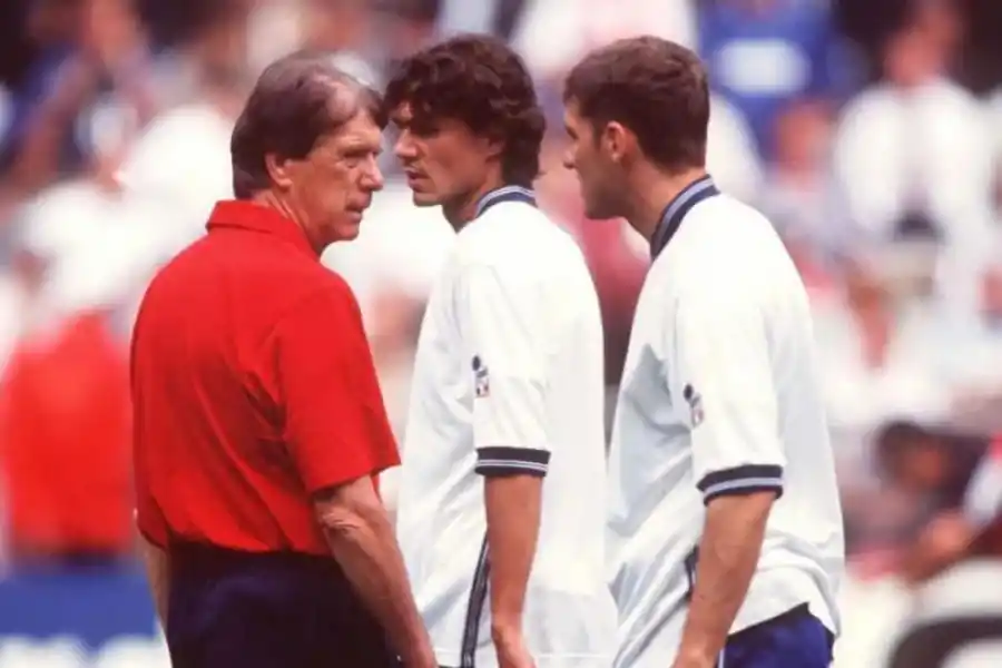 FAMILIA TRADICIONAL. Cesare Maldini dirigió a Paolo en Milan y en la Selección.