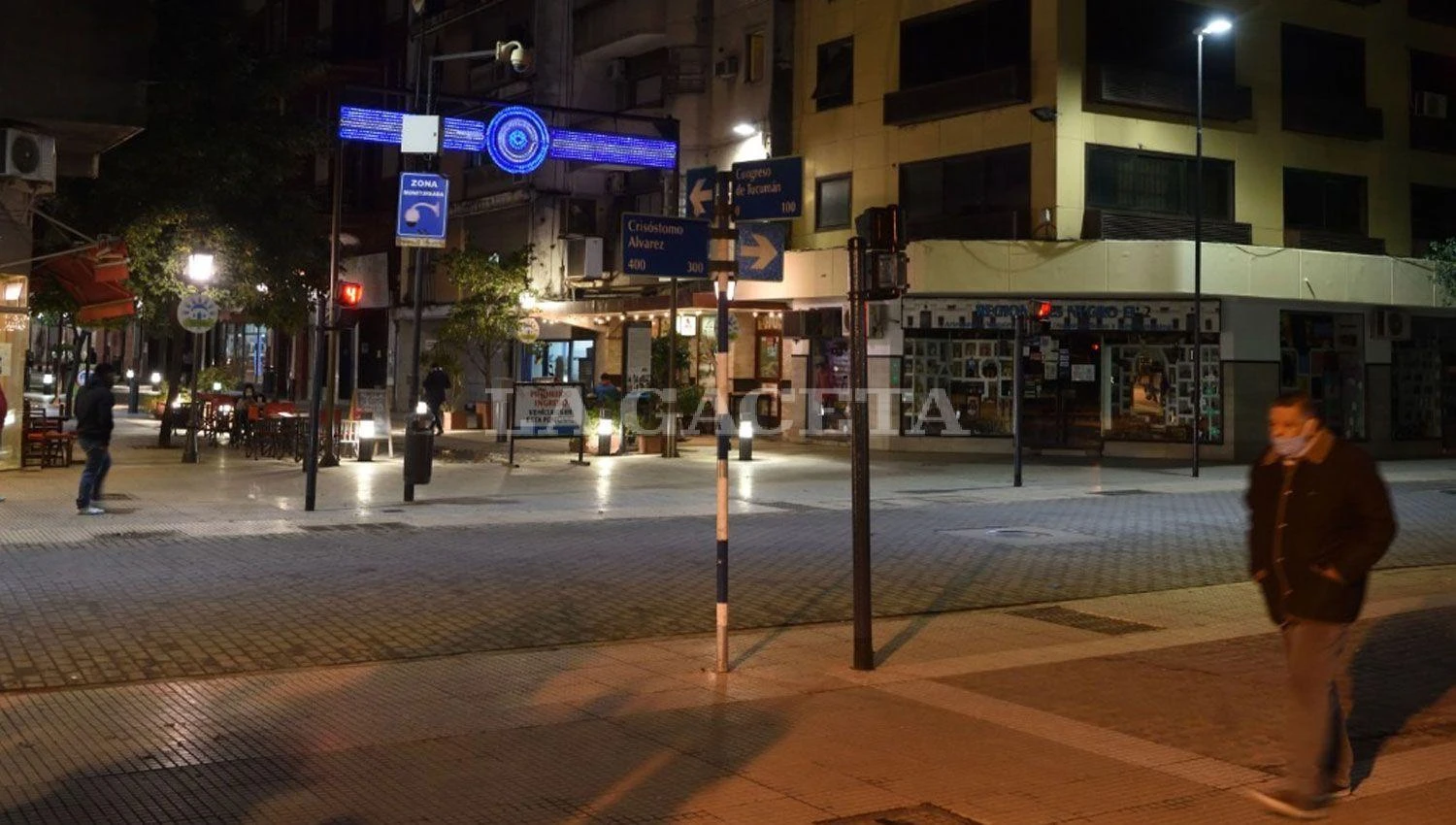 EL INICIO. El supuesto robo se produjo en Crisóstomo Álvarez y Congreso. LA GACETA / FOTO DE DIEGO ARÁOZ