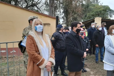 Un legislador le solicitó a la ministra Chahla que diga la verdad sobre el colectivo del contagio