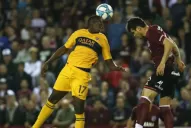 Boca quiere retener a Mauro Zárate y desprenderse del venezolano Hurtado