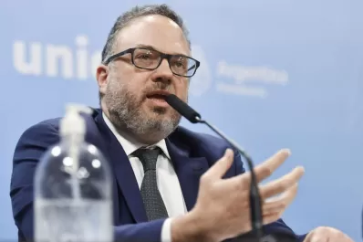 Kulfas dijo que la ayuda del Estado estuvo, está y estará presente para cada sector que la necesite