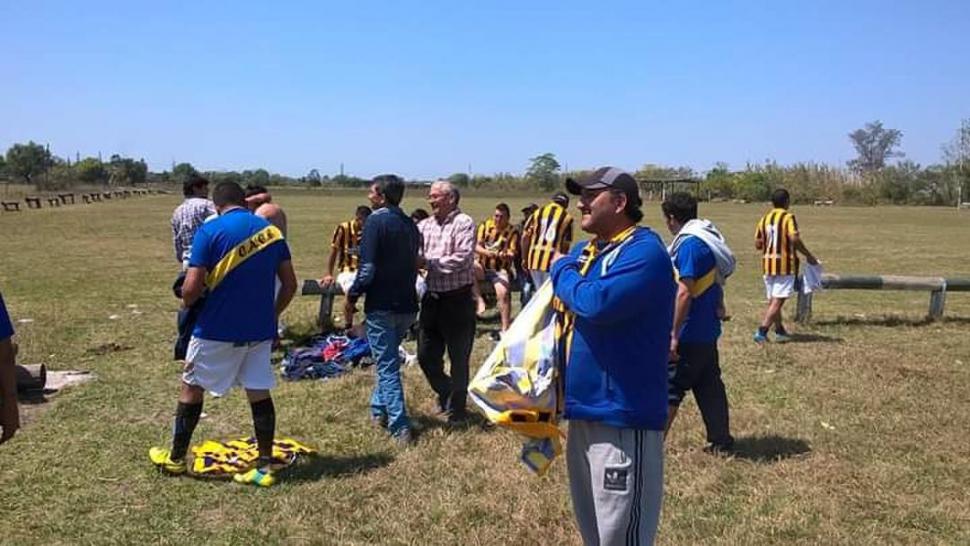 SE SACAN EL GUSTO. Cada fin de semana hasta marzo fue un encuentro en las canchas, con amistad de por medio.