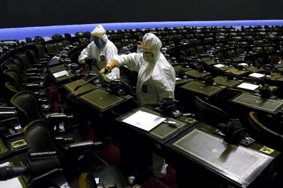 Un diputado que estuvo en la sesión del jueves dio positivo de covid-19