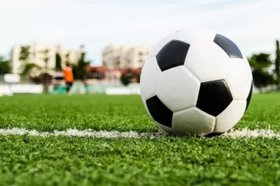 Parate e incertidumbre: mañana se vencen los contratos de casi 2.000 futbolistas argentinos