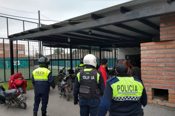 Clausuran una cancha de fútbol 5 en Famaillá: había 25 personas jugando