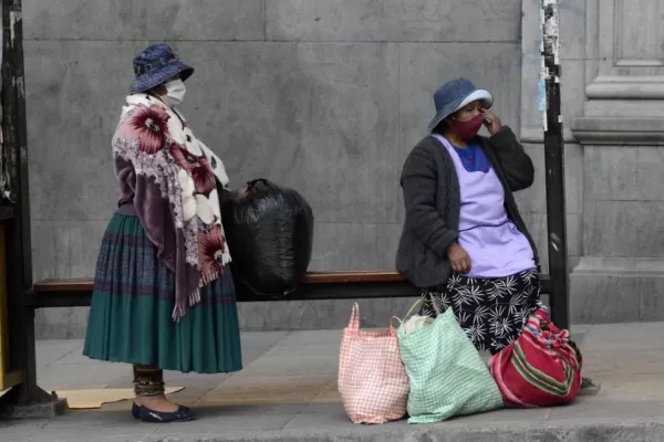 Bolivia tuvo 57 muertes en un día, pero baja el nivel de contagios