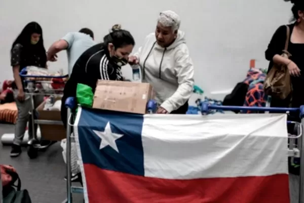Chile celebra un incipiente descenso semanal de contagios de covid-19