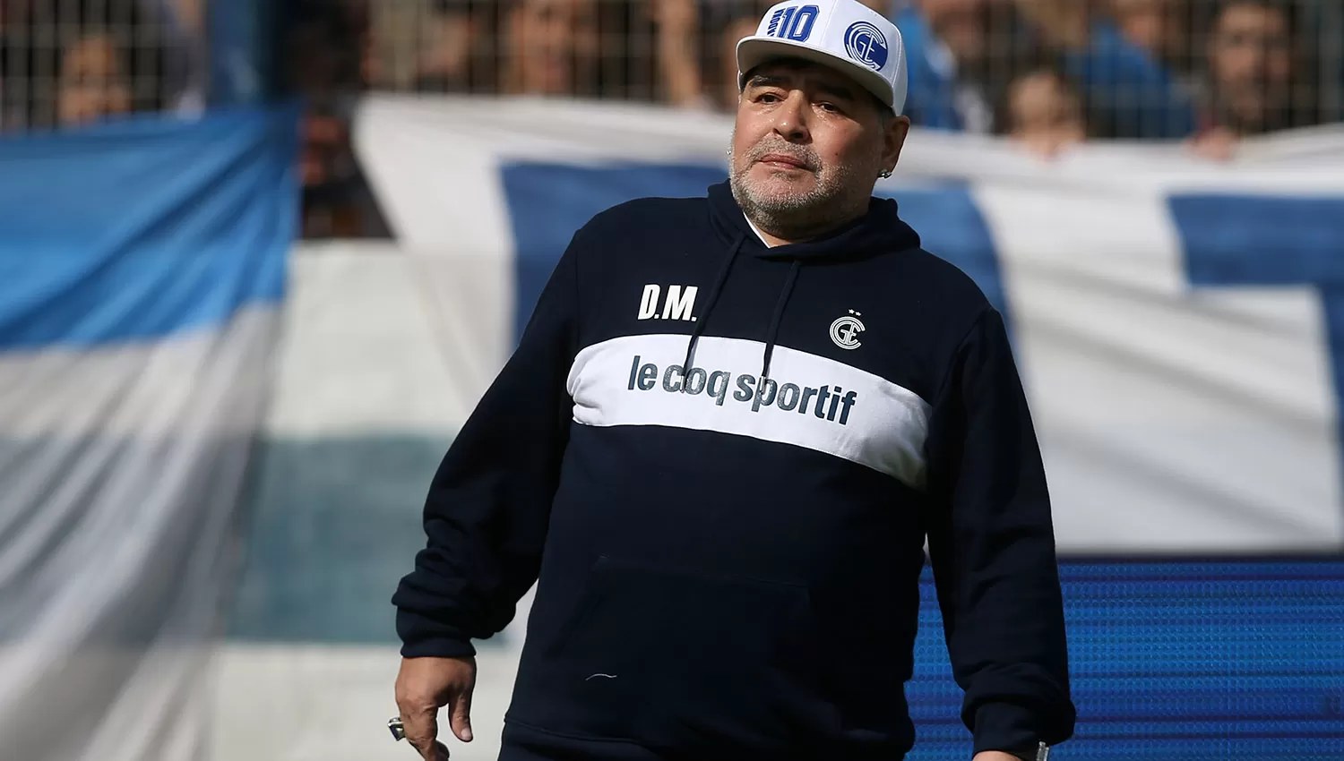 ¿Maradona DT de España?. Torres López afirma que nadie sabe más de fútbol que  El Diez. (ARCHIVO)