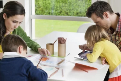 Los padres llegan más agotados que los chicos al receso escolar