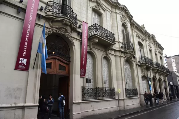 Derecho cofinancia becas con el Conicet