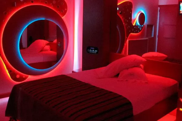 Hoteles alojamiento: reabrirán el lunes, pero sólo para parejas que dejen copia del DNI