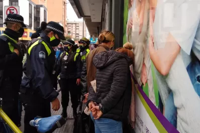 Ni la pandemia los detiene: arrestaron dos mecheras o pungas por día en el centro