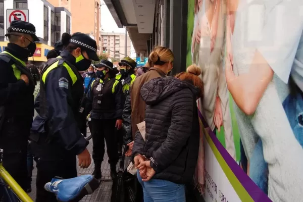 Ni la pandemia los detiene: arrestaron dos mecheras o pungas por día en el centro