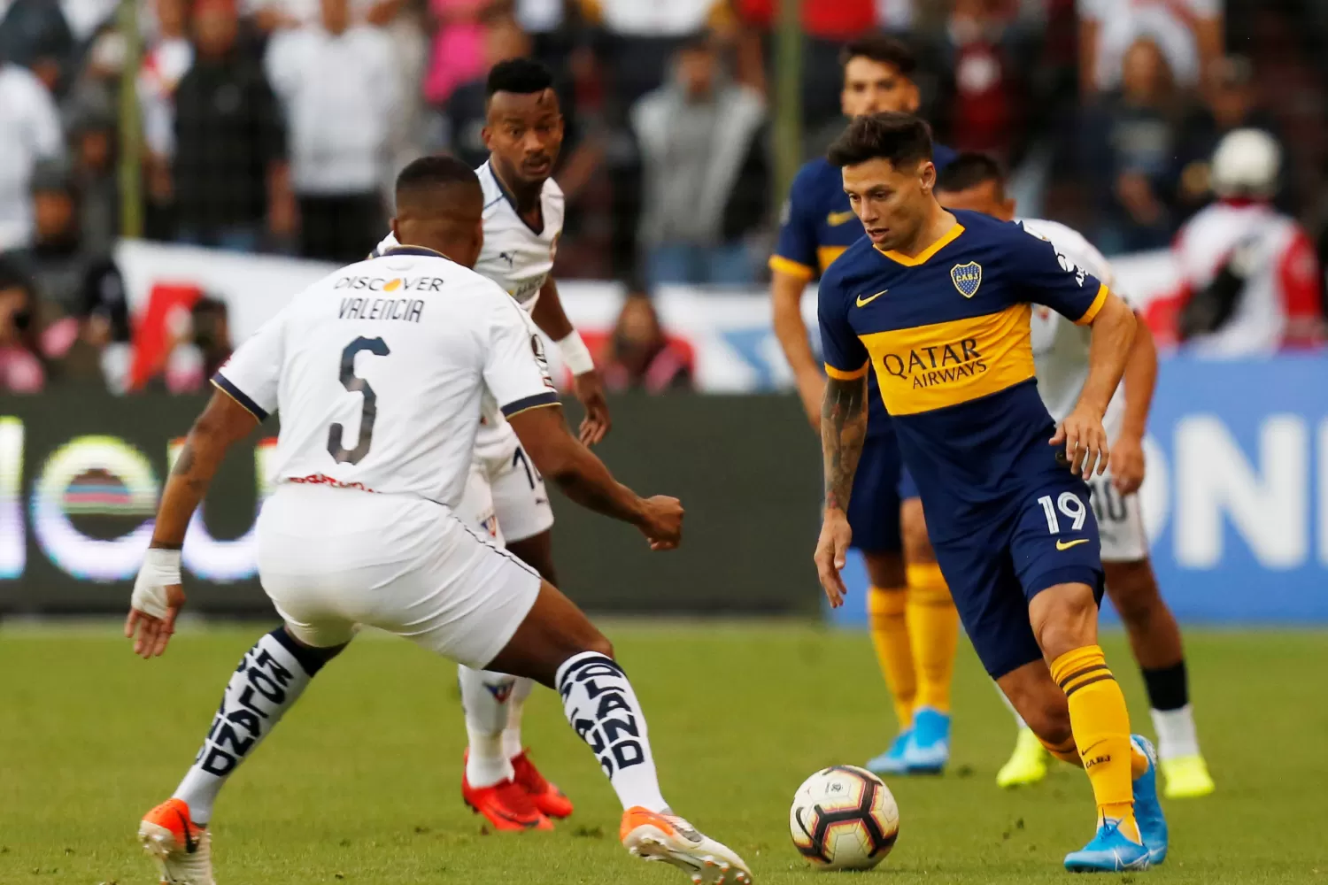 Tras una conflictiva salida de Vélez, Zárate llegó al Xeneize en 2018. (ARCHIVO)