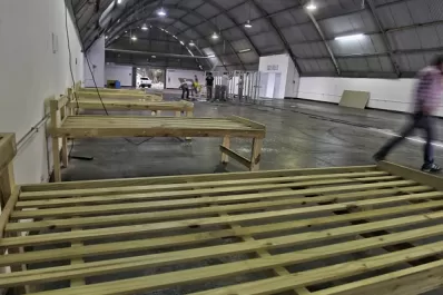 Los médicos infectados habían atendido a pasajeros del colectivo de los contagios