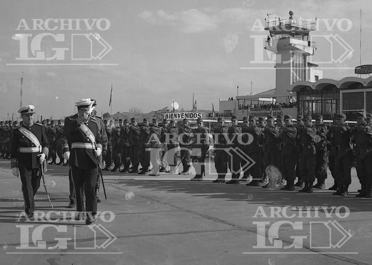 Onganía en Tucumán: fotos inéditas de un desfile histórico