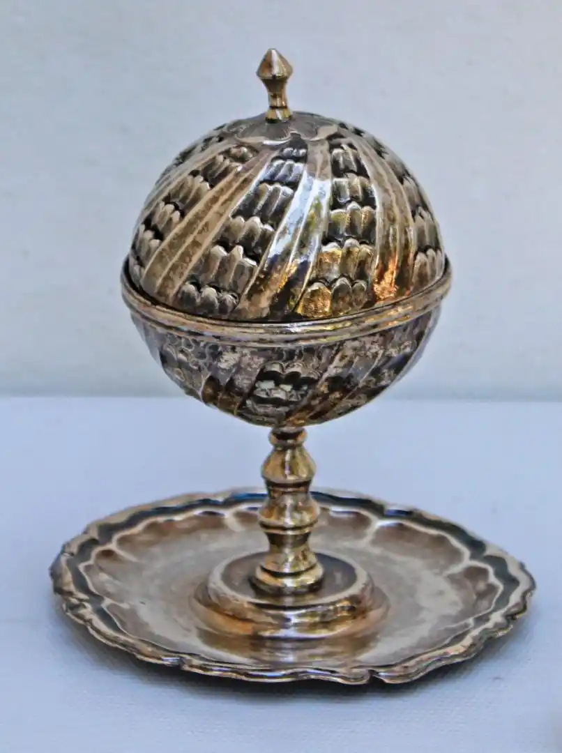 SAHUMADOR. Es de la época de finales de la colonia. Pertenece a la colección del Museo Casa Histórica.