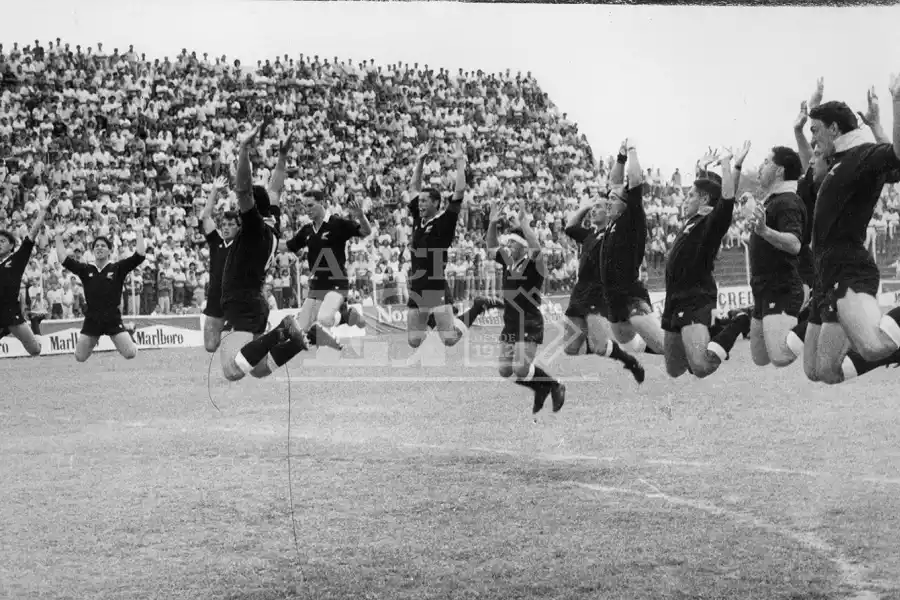 HAKA. La danza tradicional de los neozelandeses fue un momento para el recuerdo. Todo lo que sucedió después, más bien para el olvido.