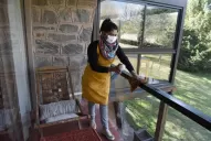 Las restricciones no alcanzan al servicio doméstico, a los oficios ni a las profesiones liberales