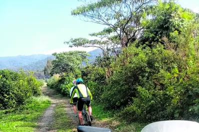 Una banda interceptó a dos grupos de bikers en Horco Molle: “los chicos no quieren dejar de salir”