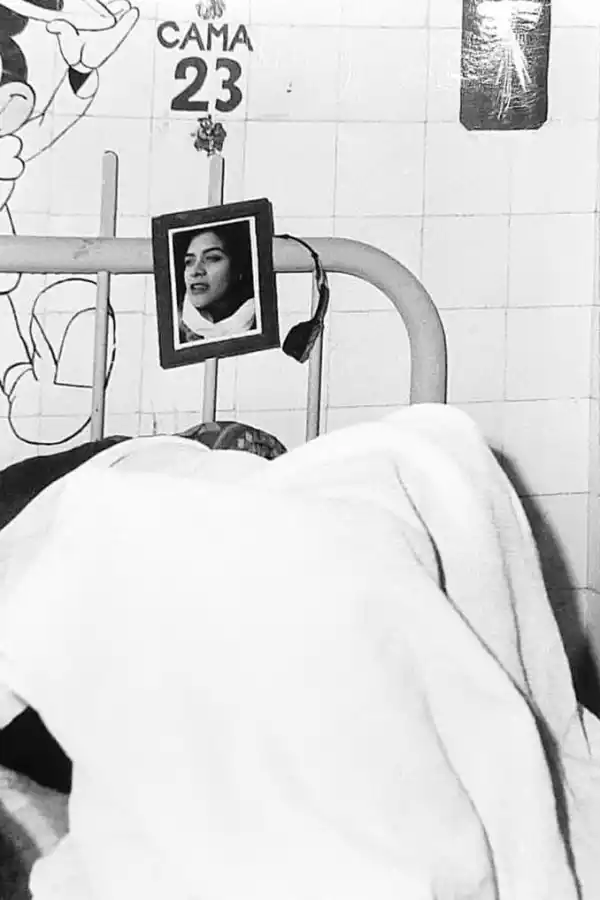 EN SU LECHO DE ENFERMO. El acusado se tapó cuando LA GACETA lo descubrió en el hospital Padilla.