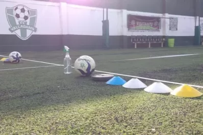 Fútbol 5: la pelota rueda y la adaptación también