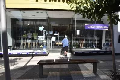 Qué va a pasar con los comercios tucumanos durante el feriado puente