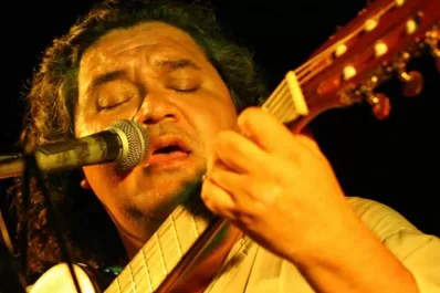 Lucho Hoyos canta por Zoom: esta tarde habrá una peña on line