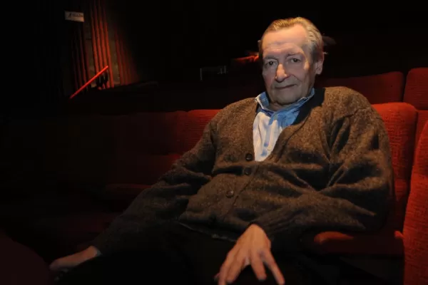 Murió por coronavirus el director y maestro teatral Agustín Alezzo