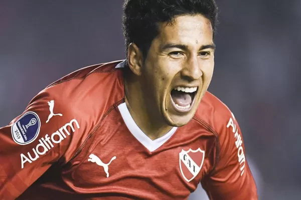 La FIFA sancionó a Independiente, que deberá pagar U$S 4 millones