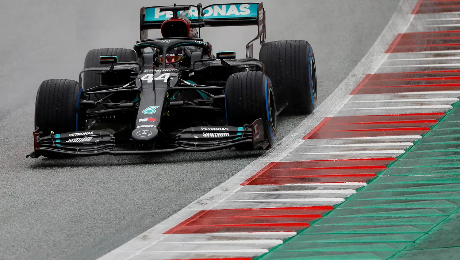 Lewis Hamilton volvió a ser el más veloz en el circuito Red Bull Ring. (Reuters)