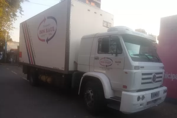 Aislan a un camionero que circulaba sin permisos por las calles de Tucumán