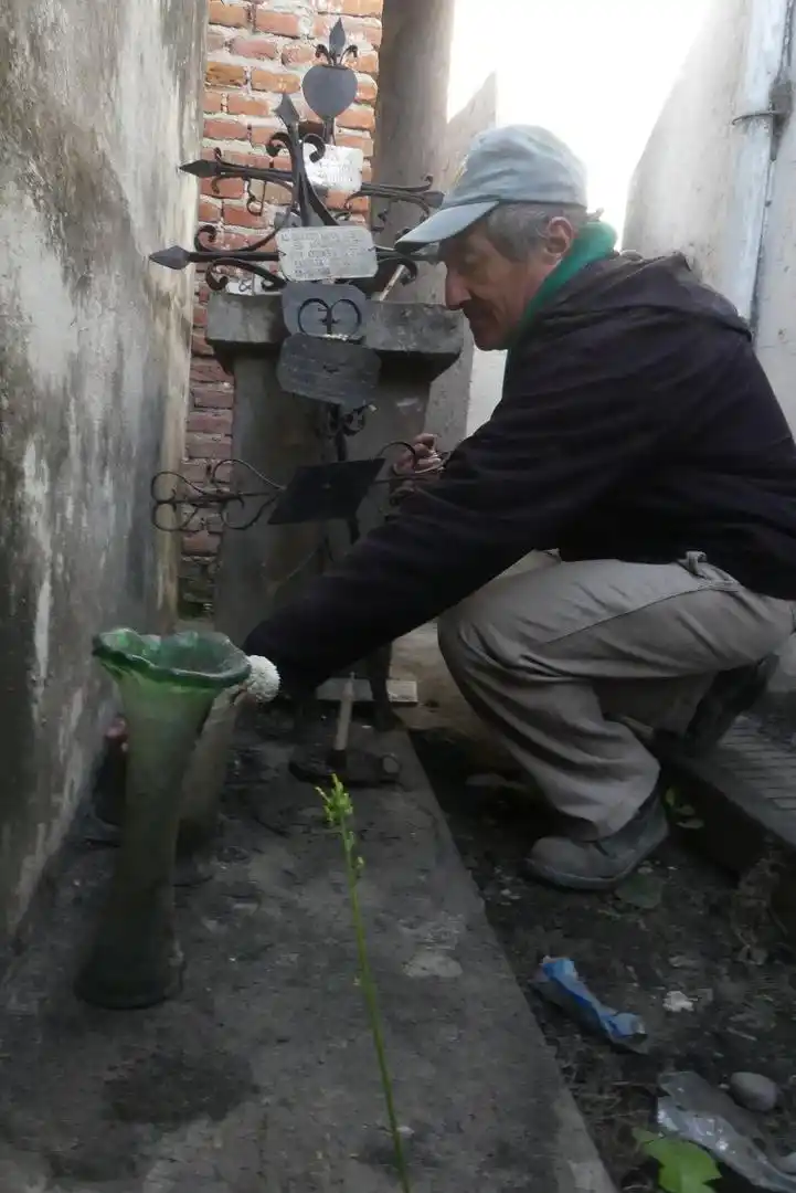 MANTENIMIENTO, La tumba de Reynoso. 