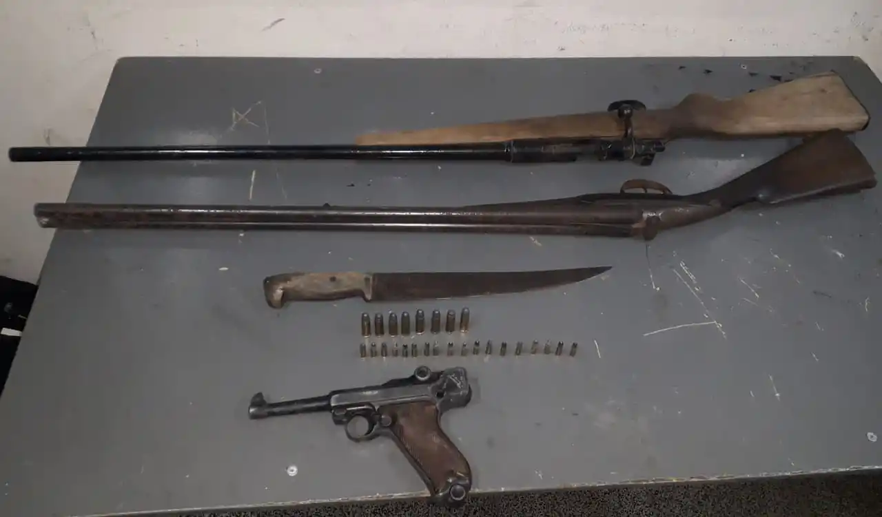 Quiso robar, intentó escapar por los techos de las casas y fue atrapado por la Policía