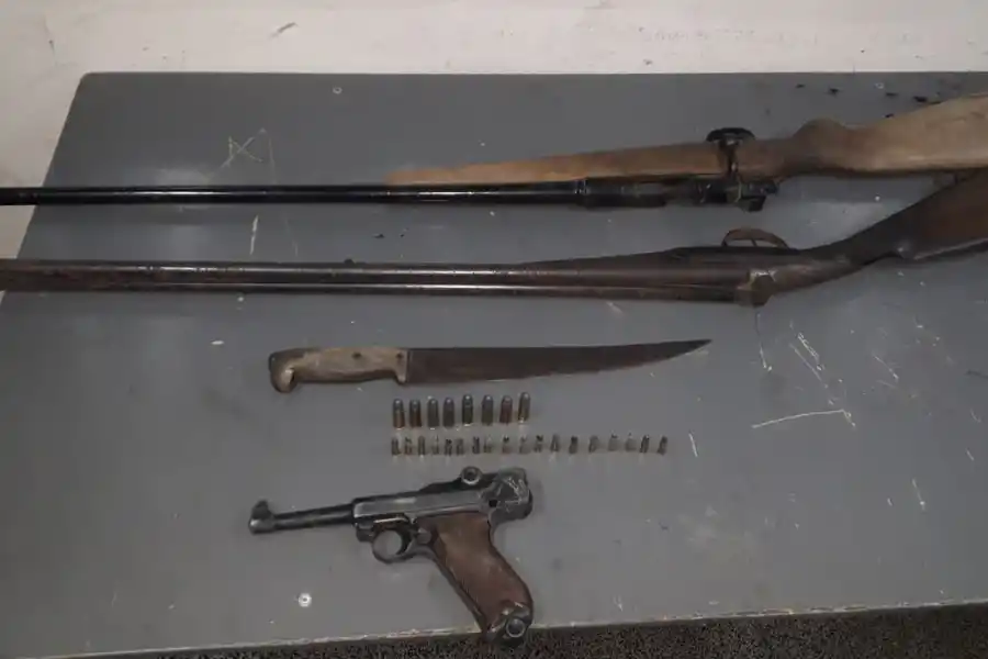 Quiso robar, intentó escapar por los techos de las casas y fue atrapado por la Policía