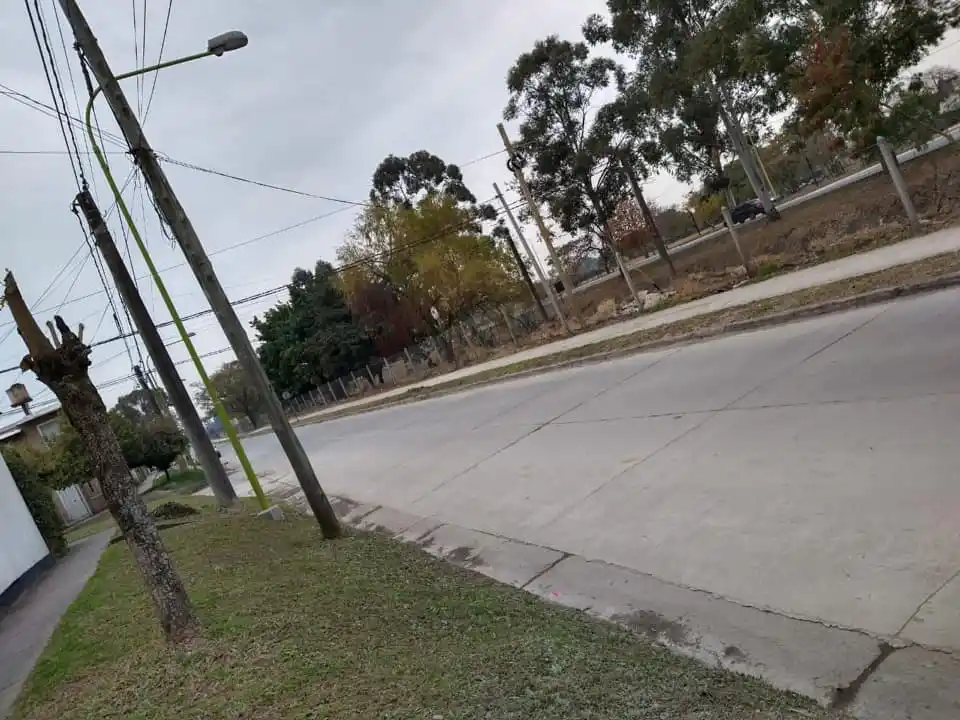 Vecinos preocupados: reclaman reductores de velocidad en el Barrio 200 Viviendas