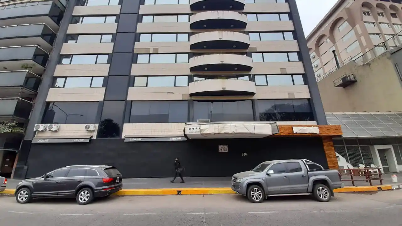 El Garden Park, con el cartel de venta