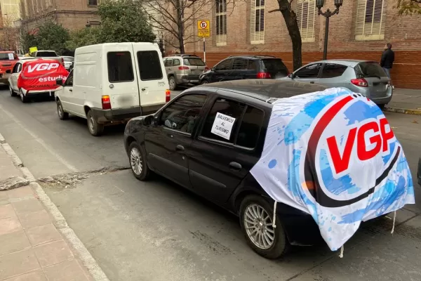Salvemos al turismo fue la consigna de una caravana por el centro tucumano