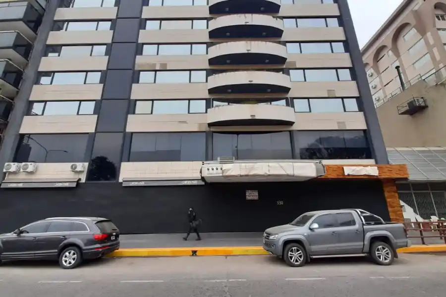 El Garden Park, con el cartel de venta