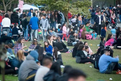 ¿Estás de acuerdo con que se postergue el Día del Amigo en Tucumán?