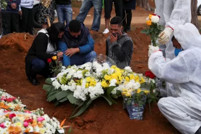 Brasil superó los dos millones de casos de coronavirus y los 76.000 muertos